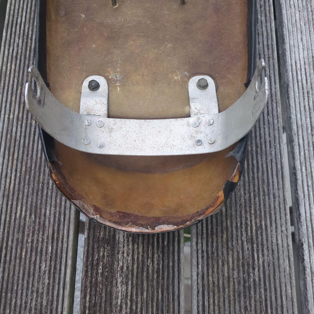 コレクター向け Bryan Curtis カフェレーサー バイクシート 黒