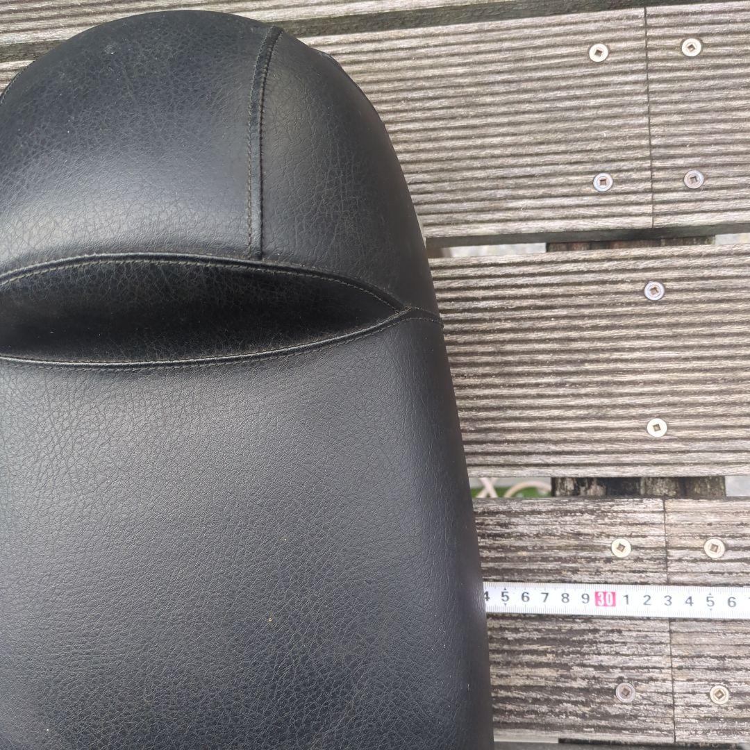 コレクター向け Bryan Curtis カフェレーサー バイクシート 黒