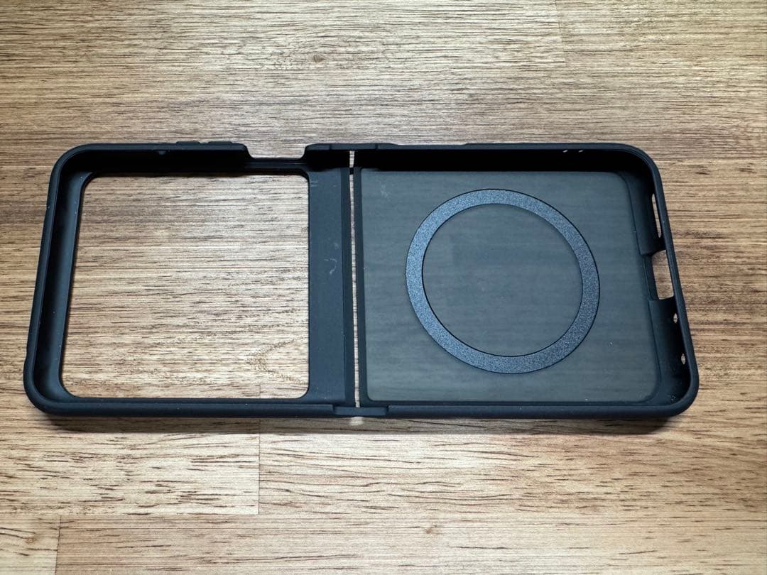 Motorola razr 50 512GB Magsafe対応ケース付き