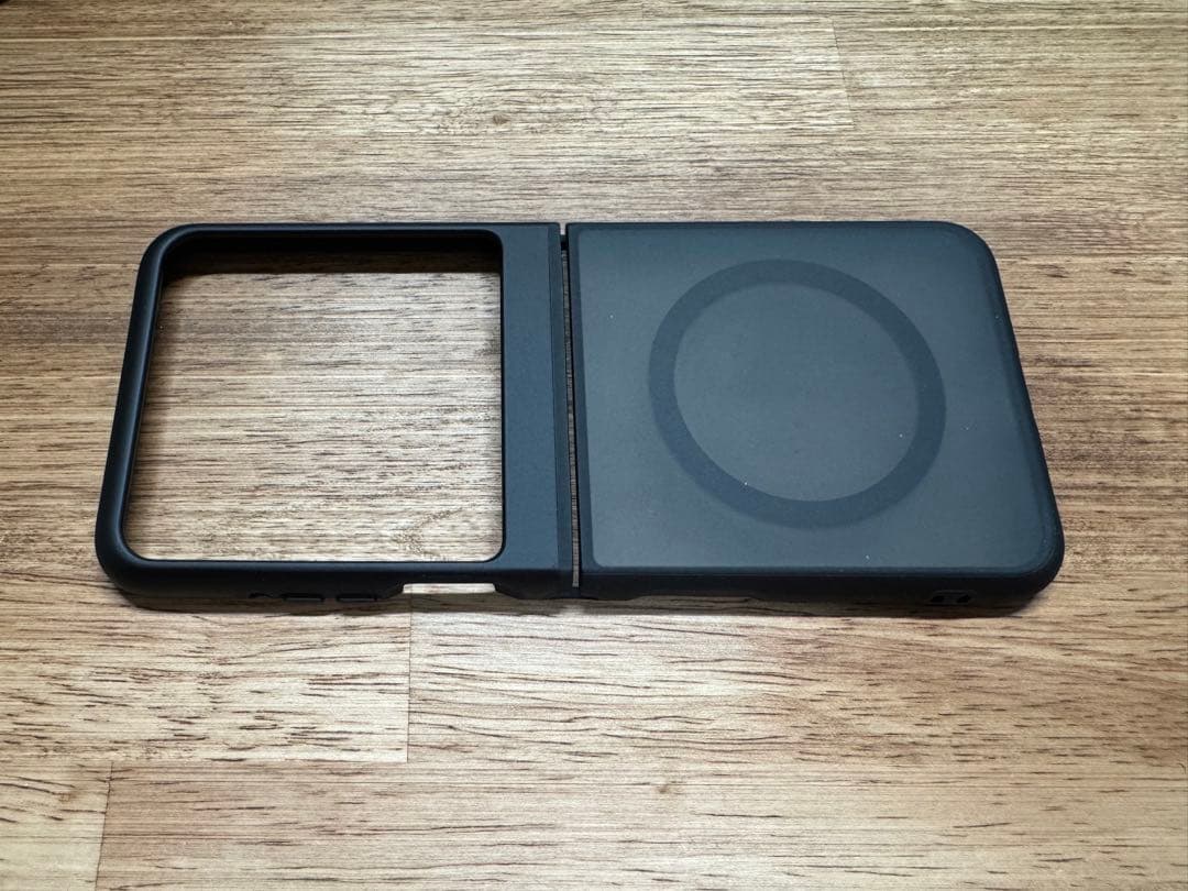 Motorola razr 50 512GB Magsafe対応ケース付き