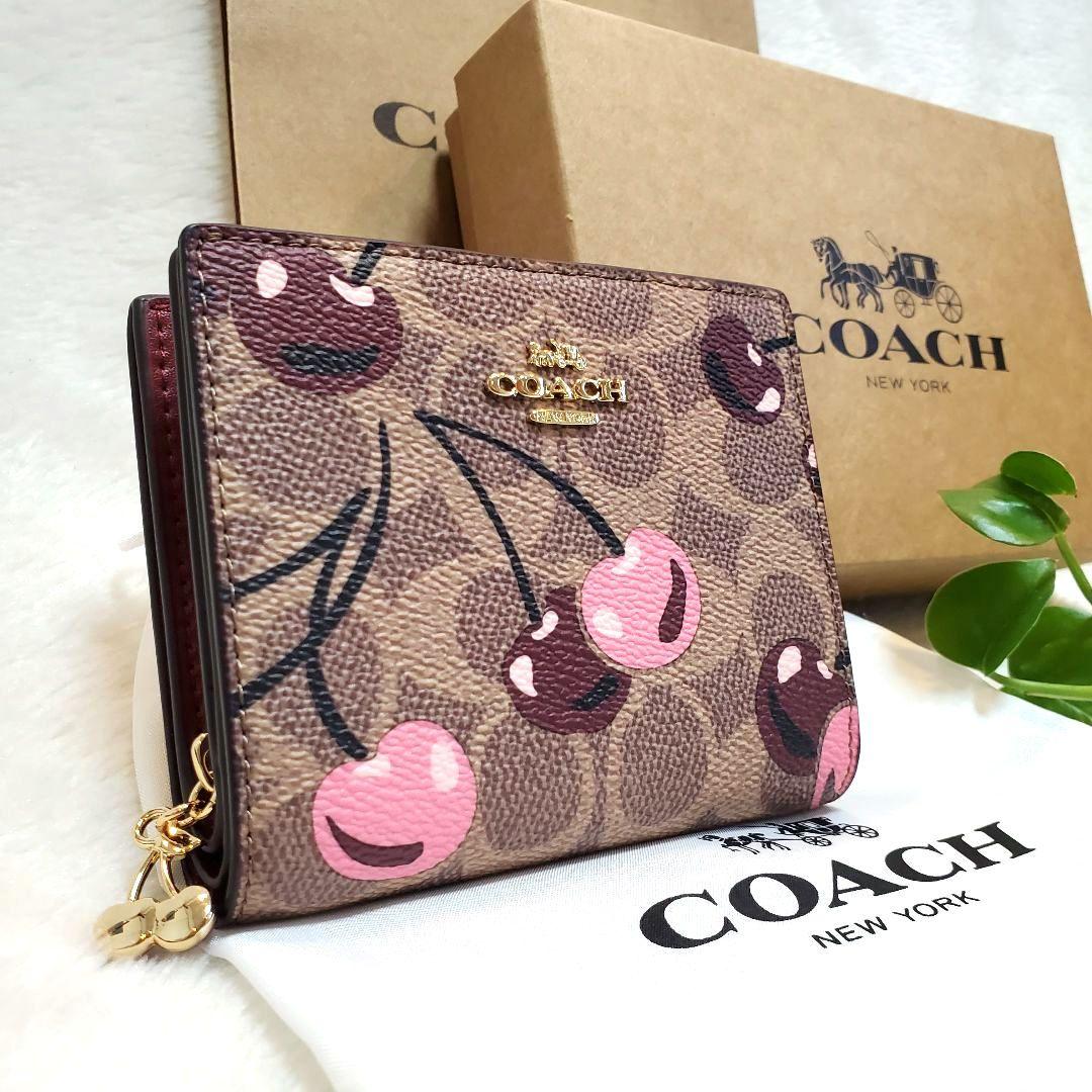 COACH コーチ　新品未使用　ミニスナップウォレット　チェリー　シグネチャー
