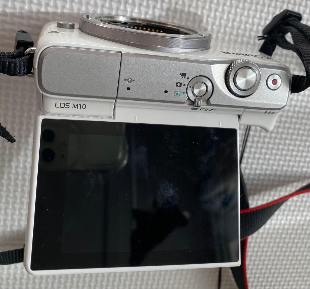 ミラーレス一眼 EOS M10