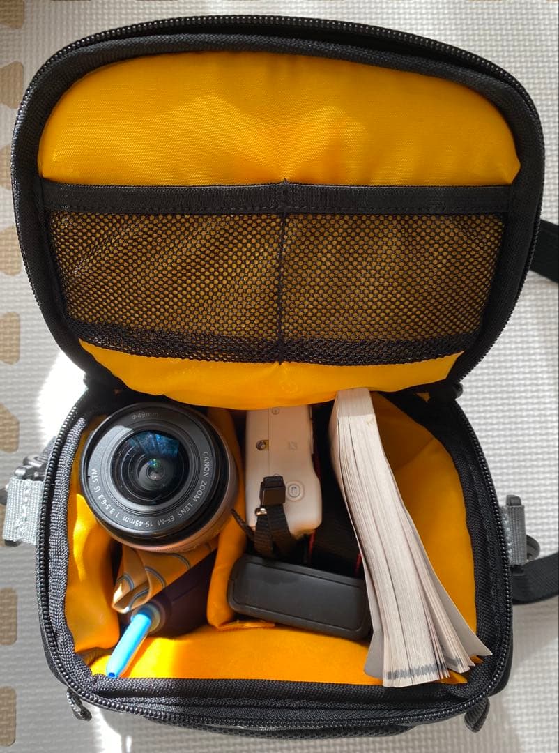 ミラーレス一眼 EOS M10