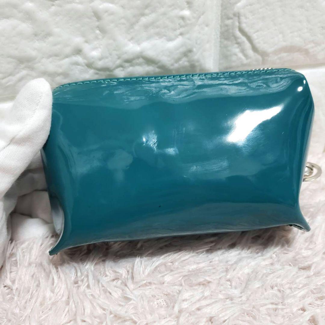 美品Vivienne Westwood オーブチャーム型押しエナメルメイクポーチ