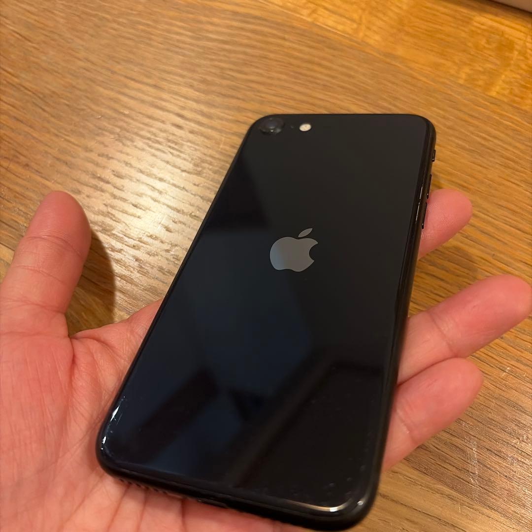 Apple iPhone SE (第3世代) ブラック 本体 128GB