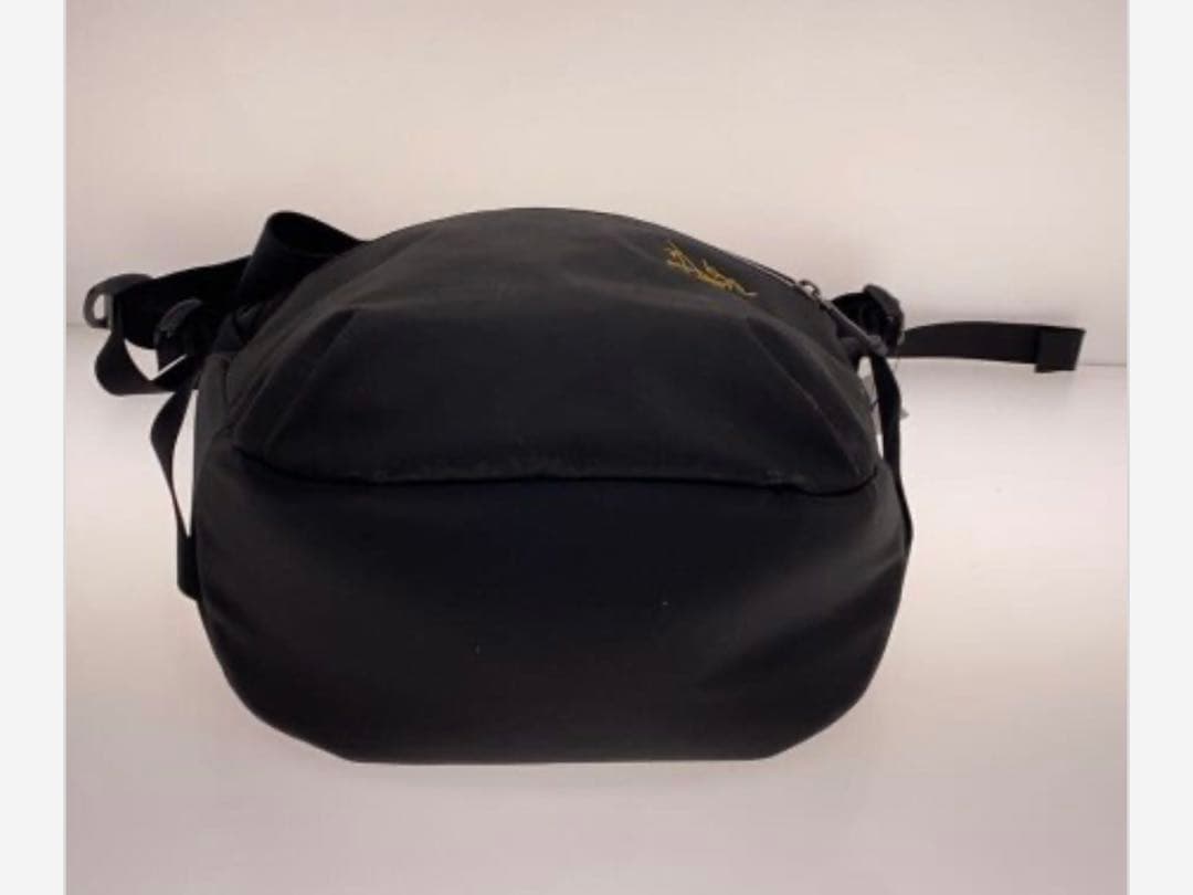 ARC'TERYX アークテリクス アロー8 ショルダーバッグ ブラック