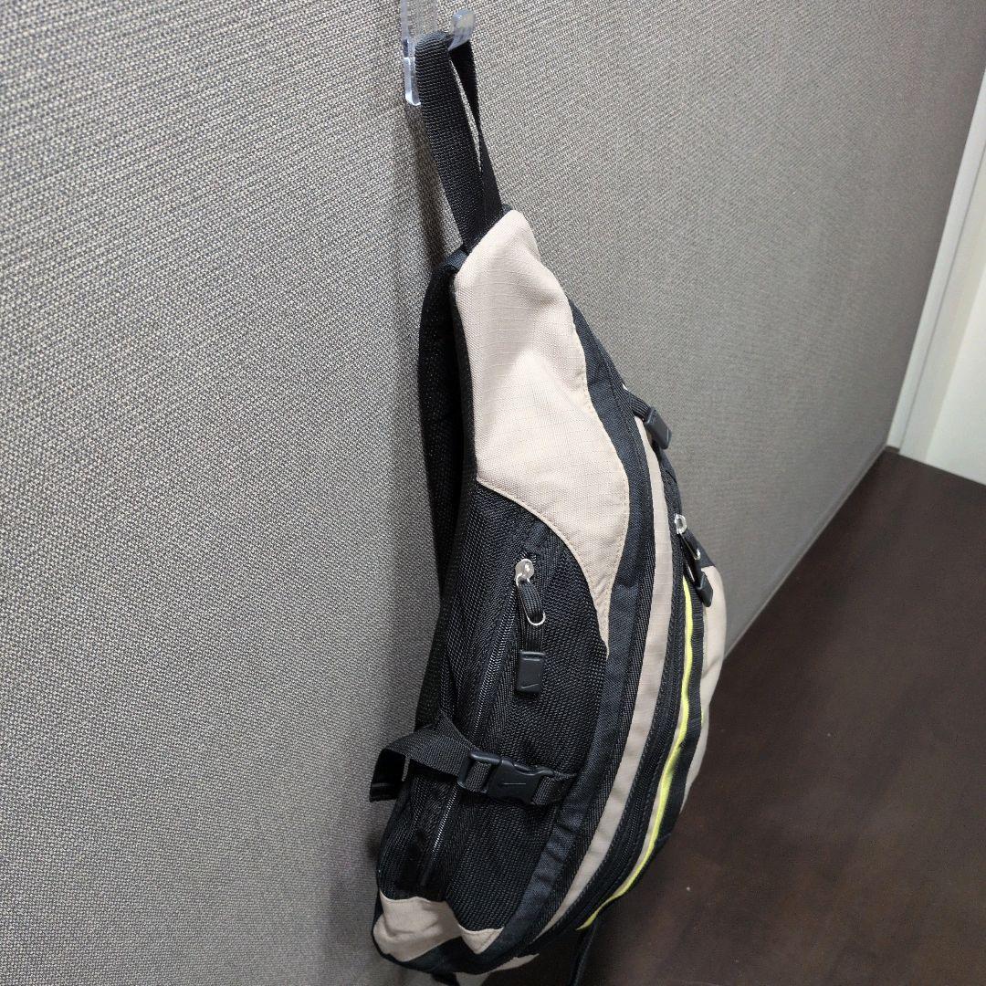 希少　00s NIKE SLING BAG y2kワンショルダースリングバック