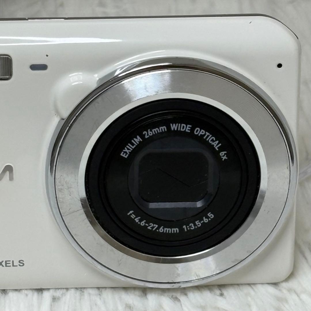 CASIO カメラ　エクシリム　EX-ZS26 ホワイト コンデジ　動作品
