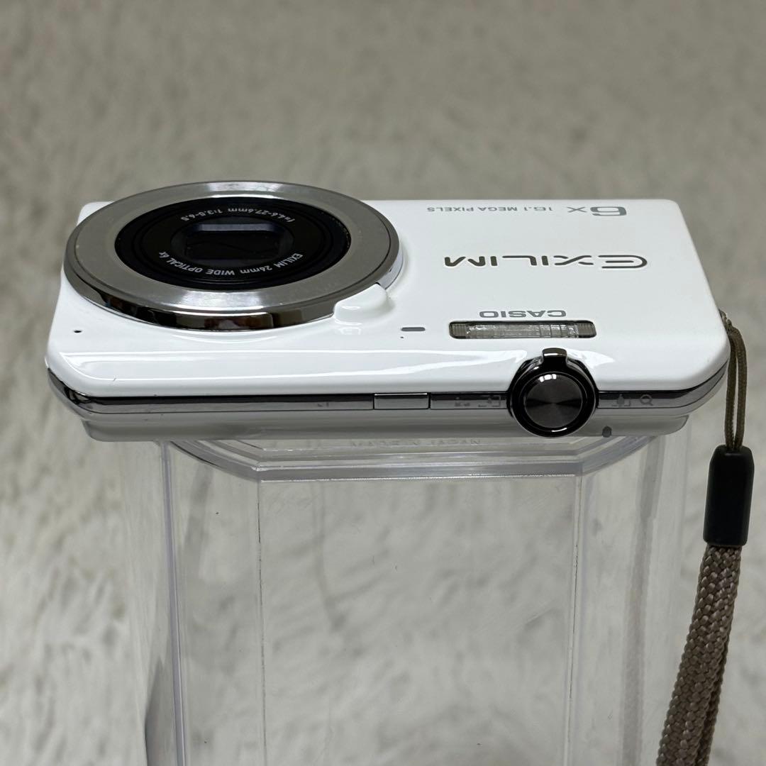CASIO カメラ　エクシリム　EX-ZS26 ホワイト コンデジ　動作品