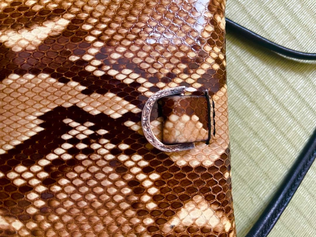 本日限定　値下げアンチドートバイヤーズクラブ　ウエストバッグ　パイソン