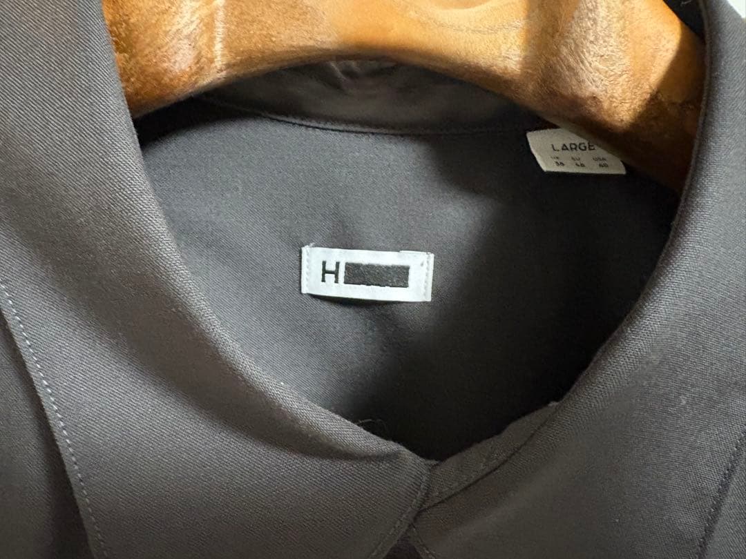 本日のみ　＜H＞レセプショニスト トロピカルウール レギュラーカラーシャツ