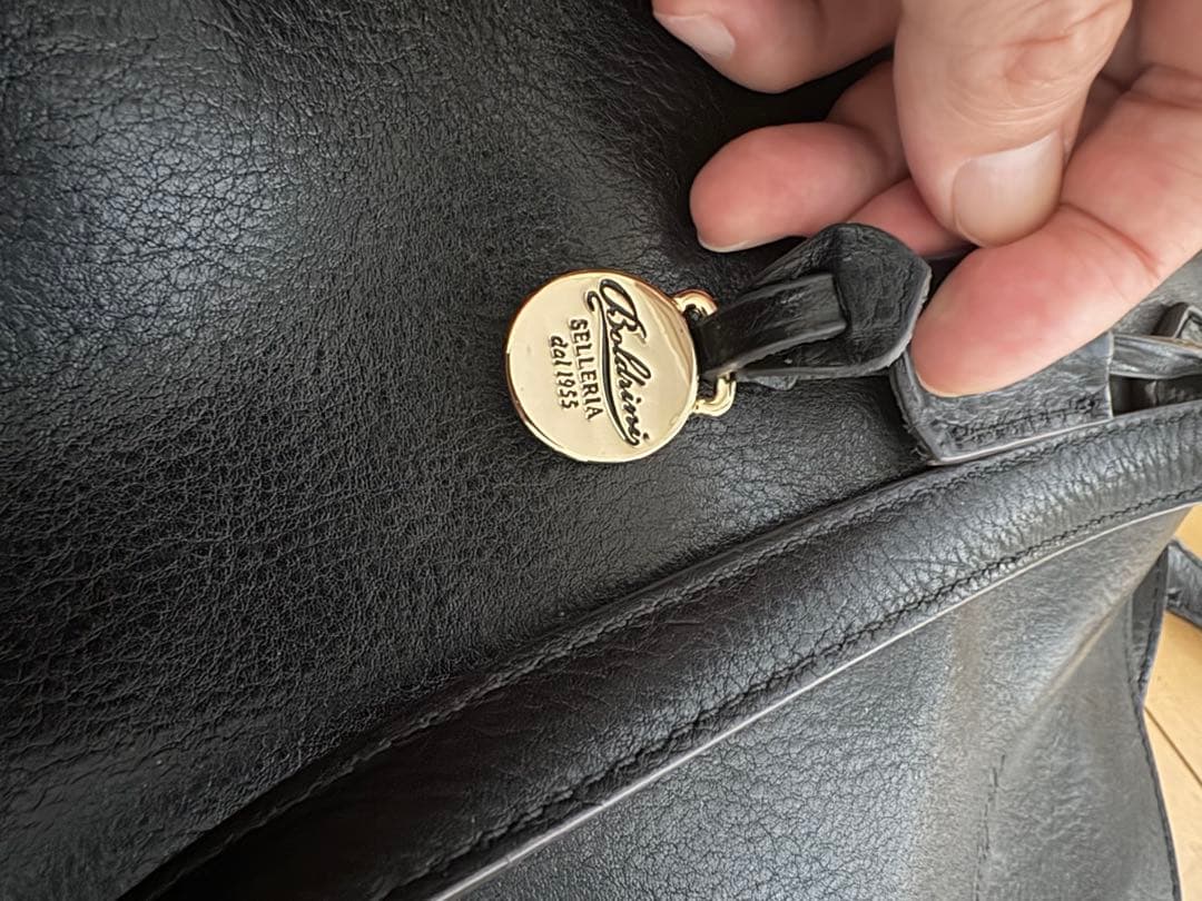 ボルドリーニセレリア　黒レザー トートバッグ 赤内装　底鋲あり