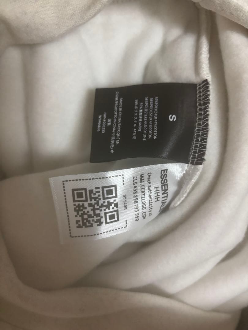 ESSENTIALS フード付きパーカー グレー