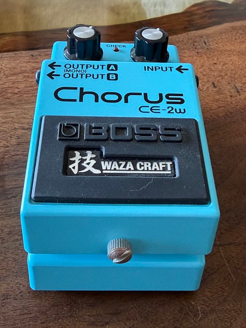 BOSS コーラスエフェクター CE-2w