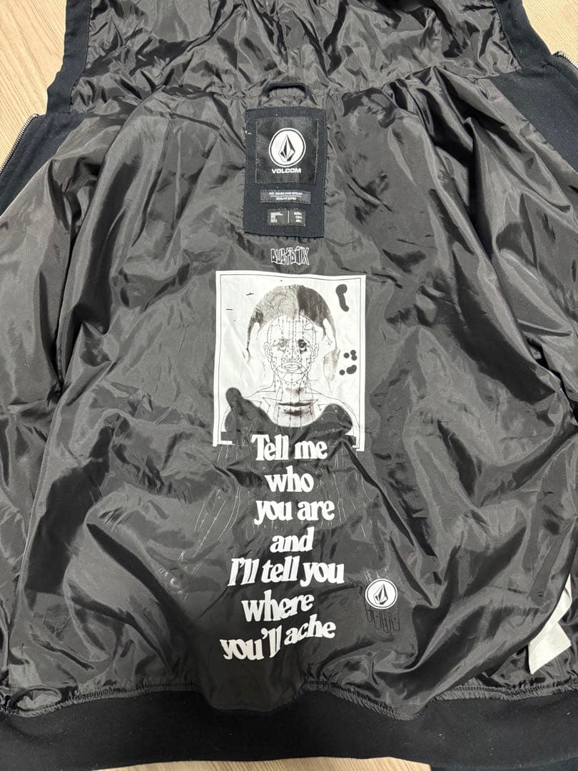 VOlCOM　スノボウェア　セットアップ