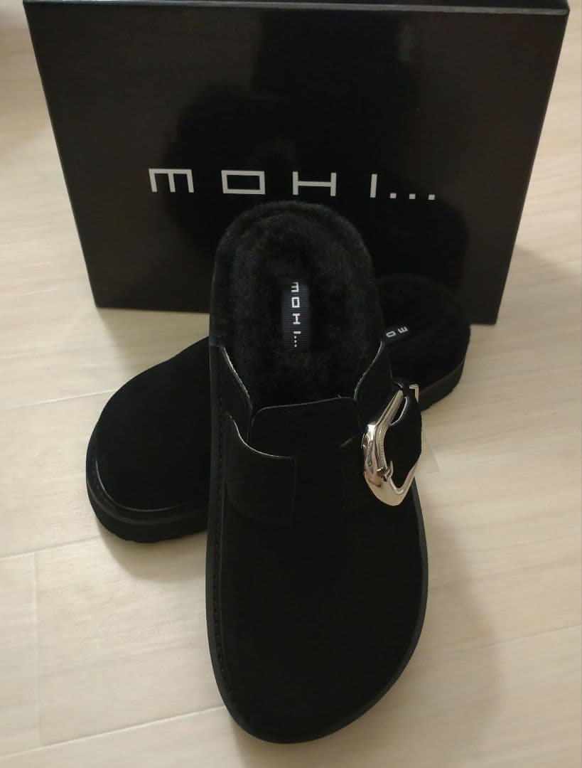 ✨新品未使用タグ付✨✨MOHI✨ スエード ビッグベルトサンダル ブラック 37
