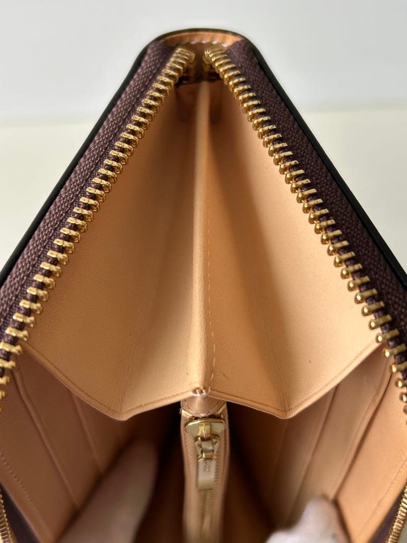 【美品】ココマイスター コードバン 長財布　ラウンドジップ 焦茶色 袋付き