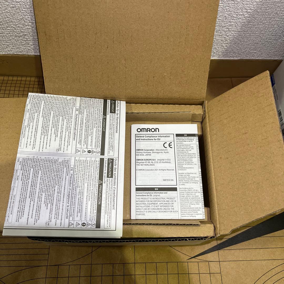 6個セット　OMRON製の24V電源ユニット、取扱説明書付き。