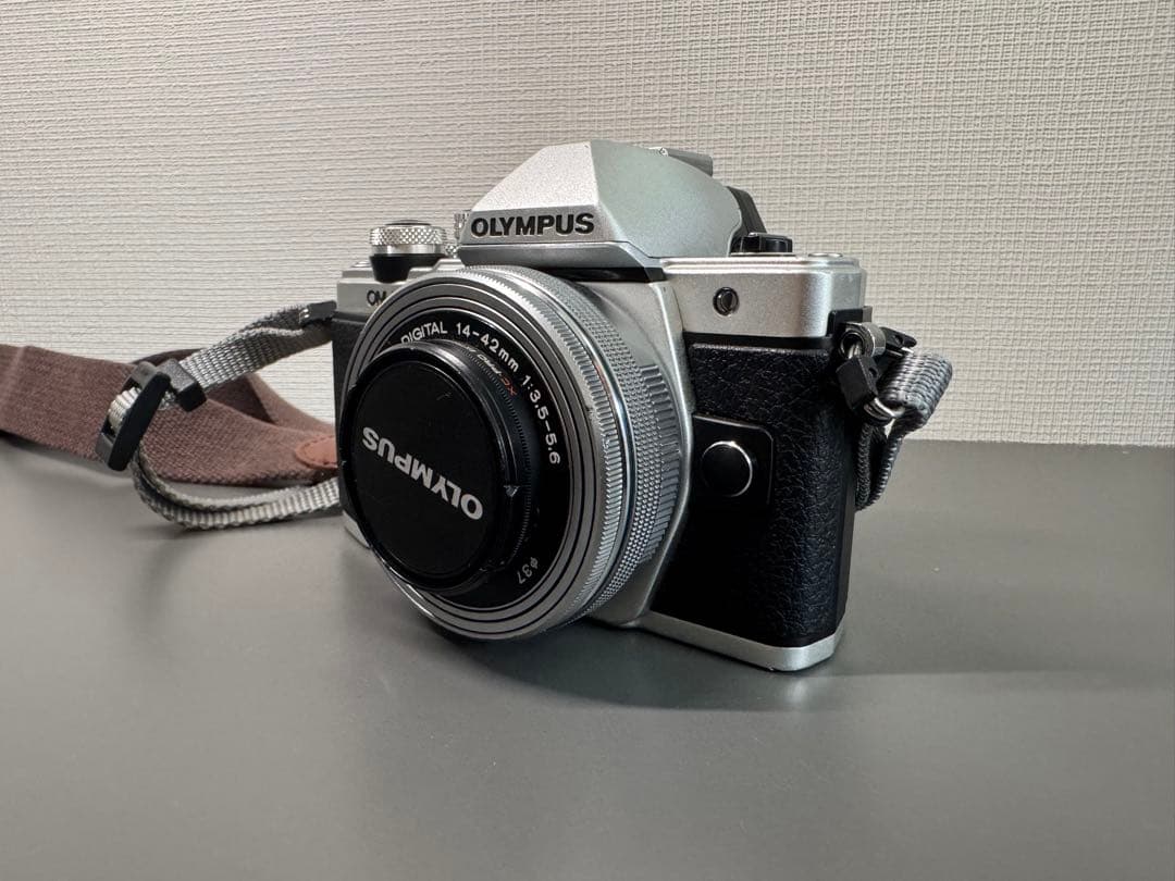 OLYMPUS OM-D E-M10 MarkII EZダブルズームキット