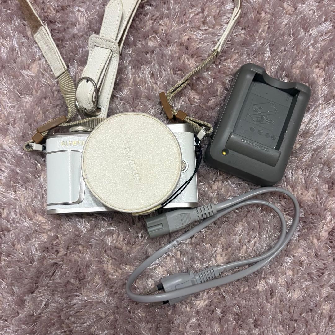 OLYMPUS E−PL9 E-PL9 WHITE