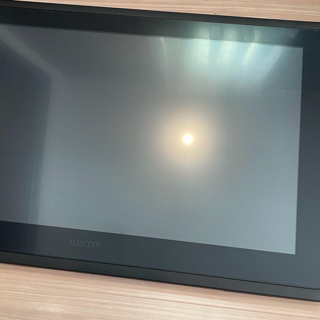 Wacom Cintiq 22 FHD DTK2260 ワコム　液タブ