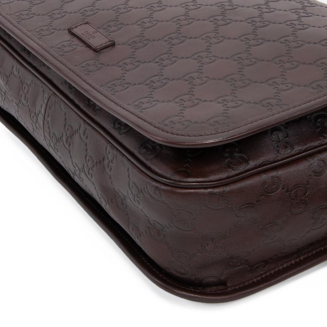 本物 グッチ メッセンジャーバッグ メンズ 茶色 肩掛け 斜め掛け GG 総柄