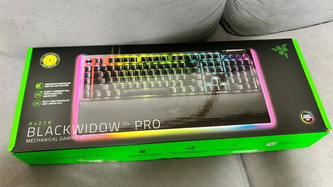 RAZER BLACKWIDOW V4 PRO　キーボード
