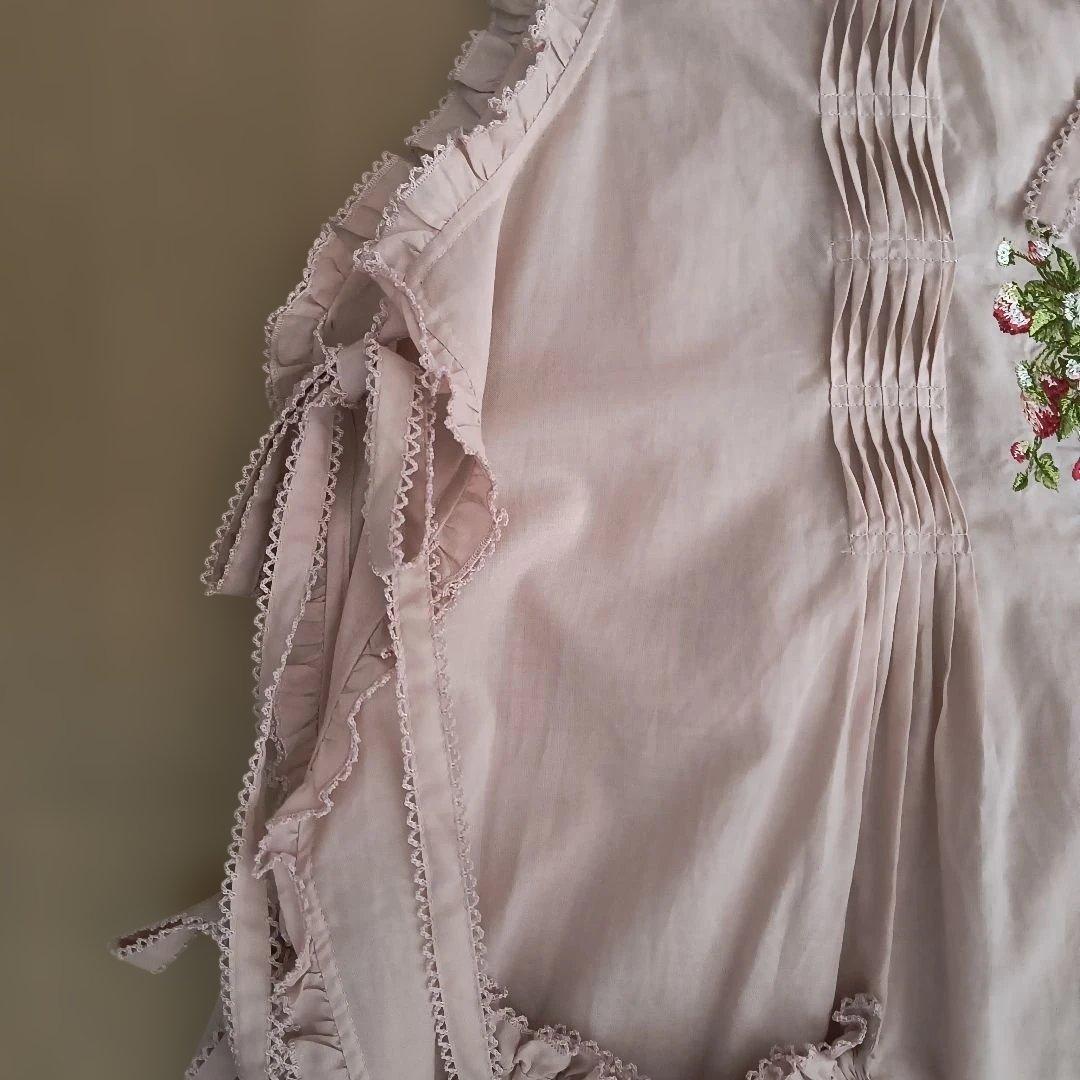 ピンクハウスウサギさん＆イチゴ刺繍ダブリエ（新品、未使用、保管品）