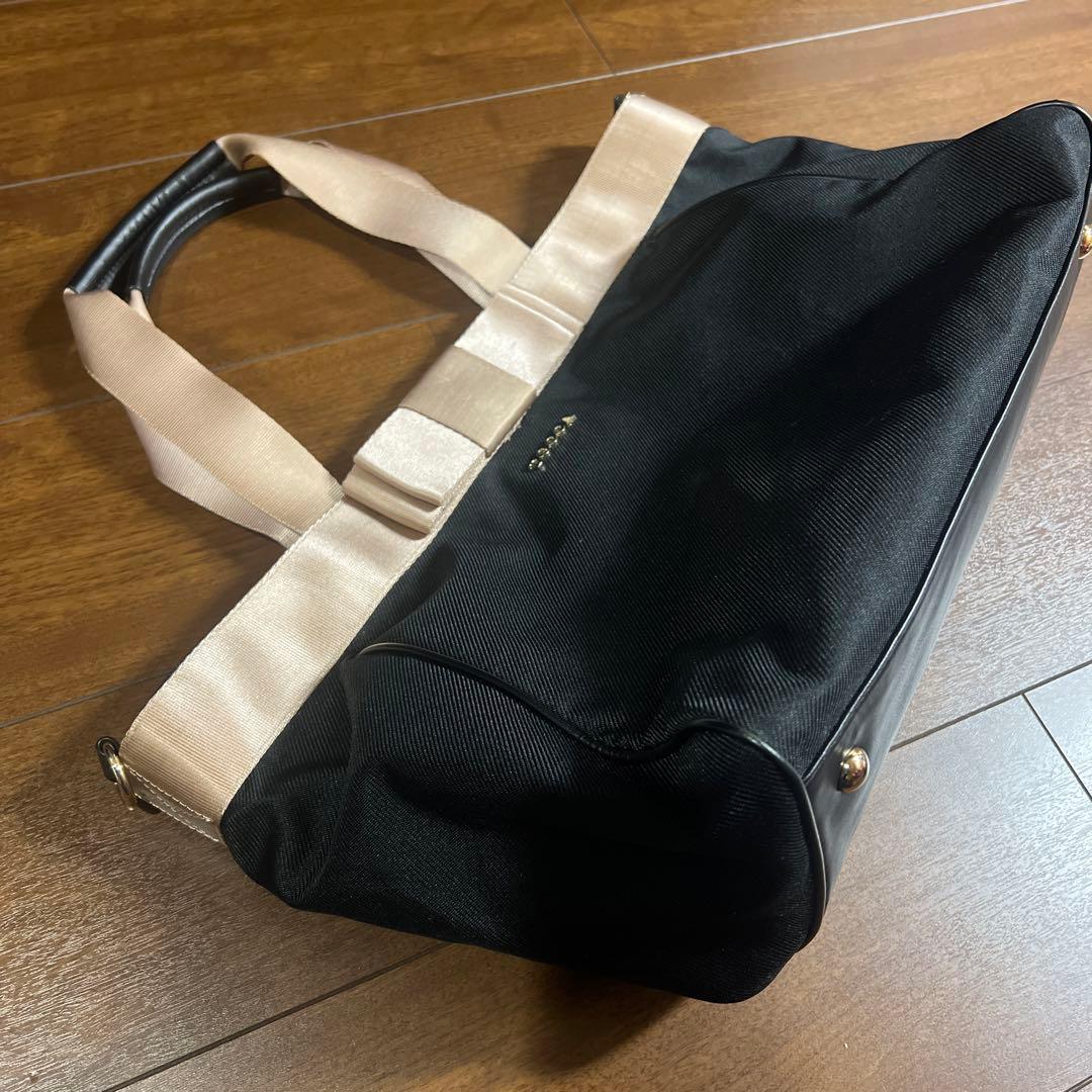 tocca マザーズバッグ　大きめショルダーバッグ