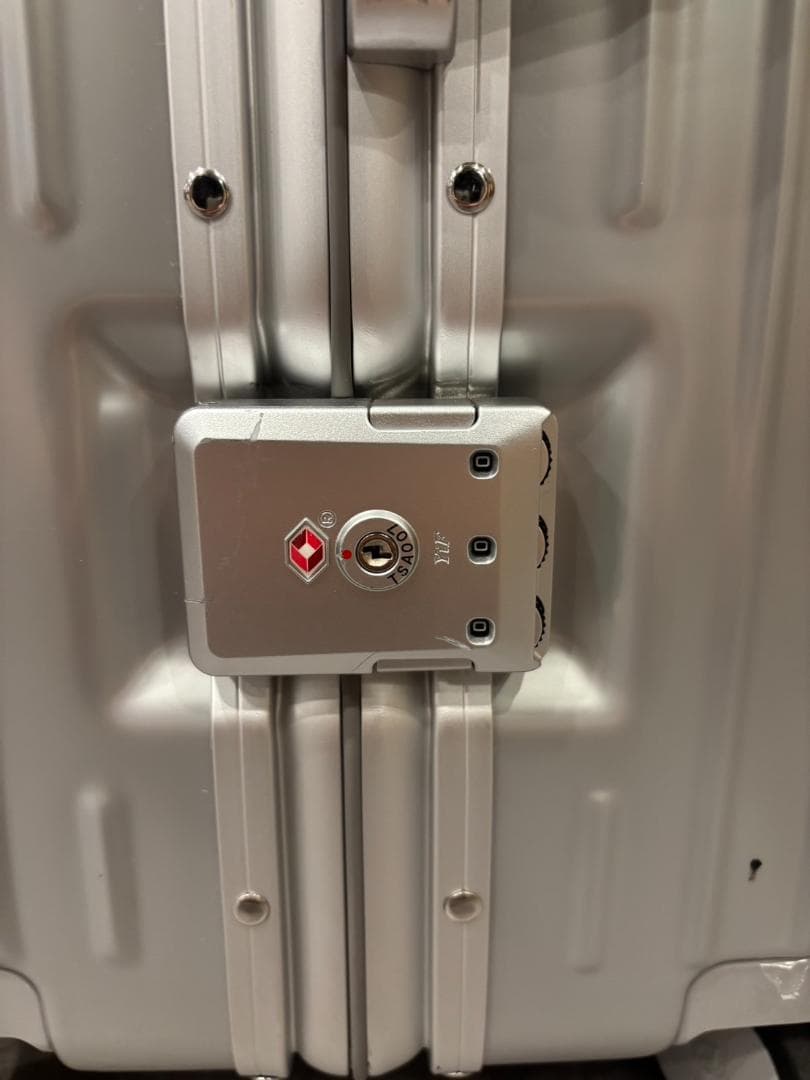 リベティ多機能キャリーケース【エナメルシルバーMサイズ】145