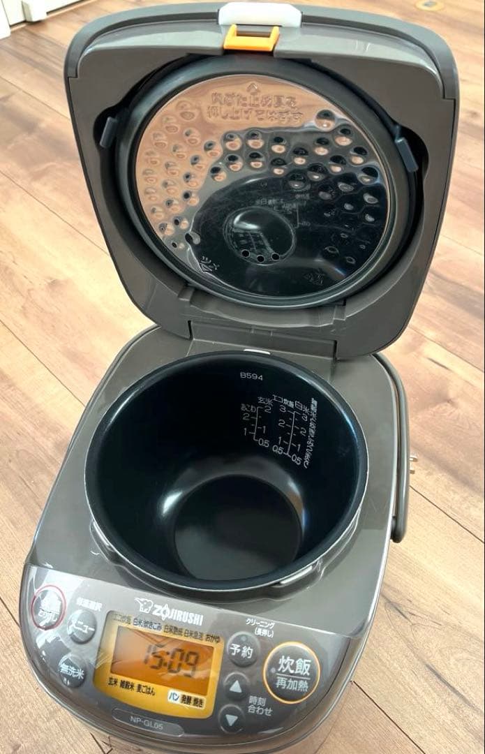2024年製 象印 3合炊き IH炊飯ジャー 極め炊き NP-GL05