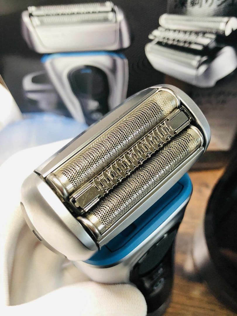 【美品】BRAUN Series 8 8390ccブラウンメンズ電気シェーバー