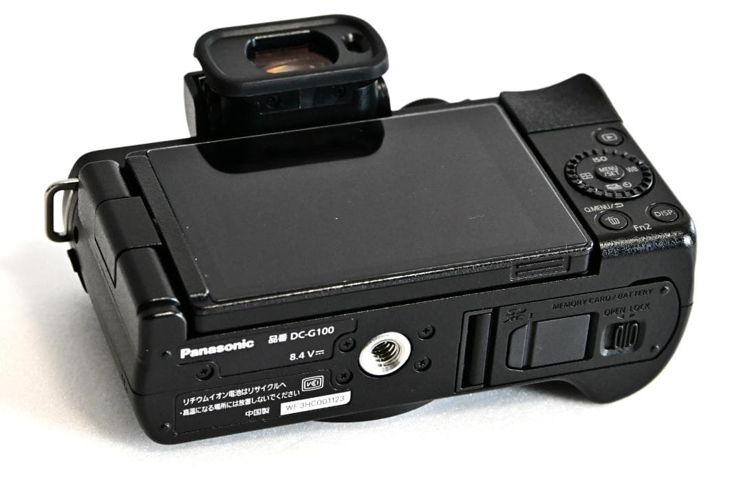 LUMIX DC-G100 シャッター数991回 & トライポッドグリップ 美品