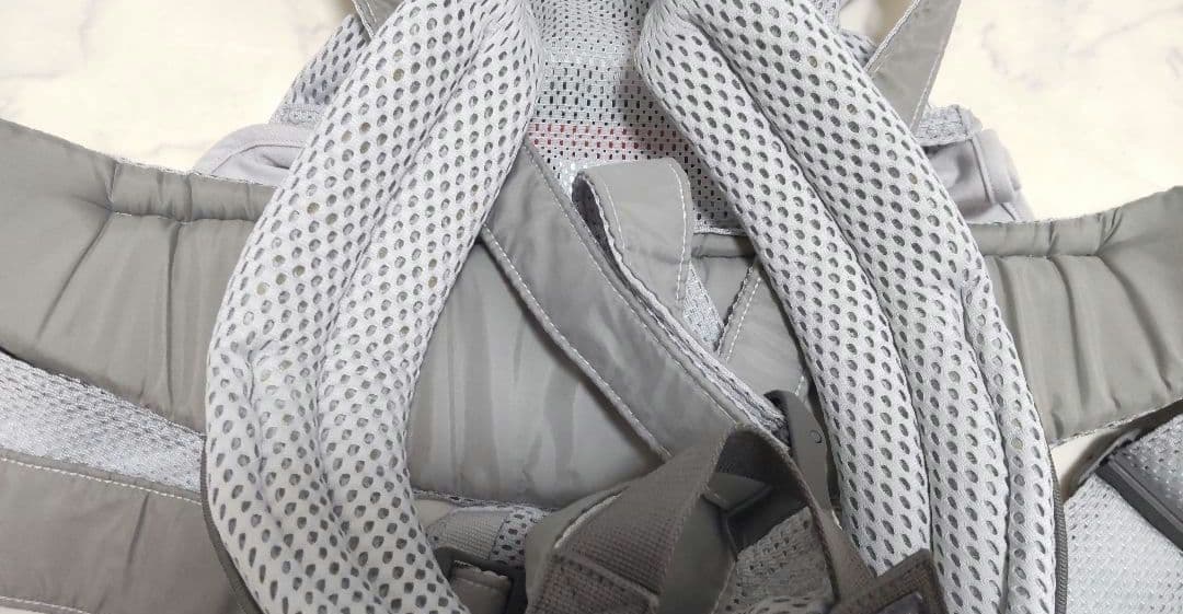 ☆美品☆ ベビービョルン ハーモニー エアリーメッシュ シルバー 抱っこひも