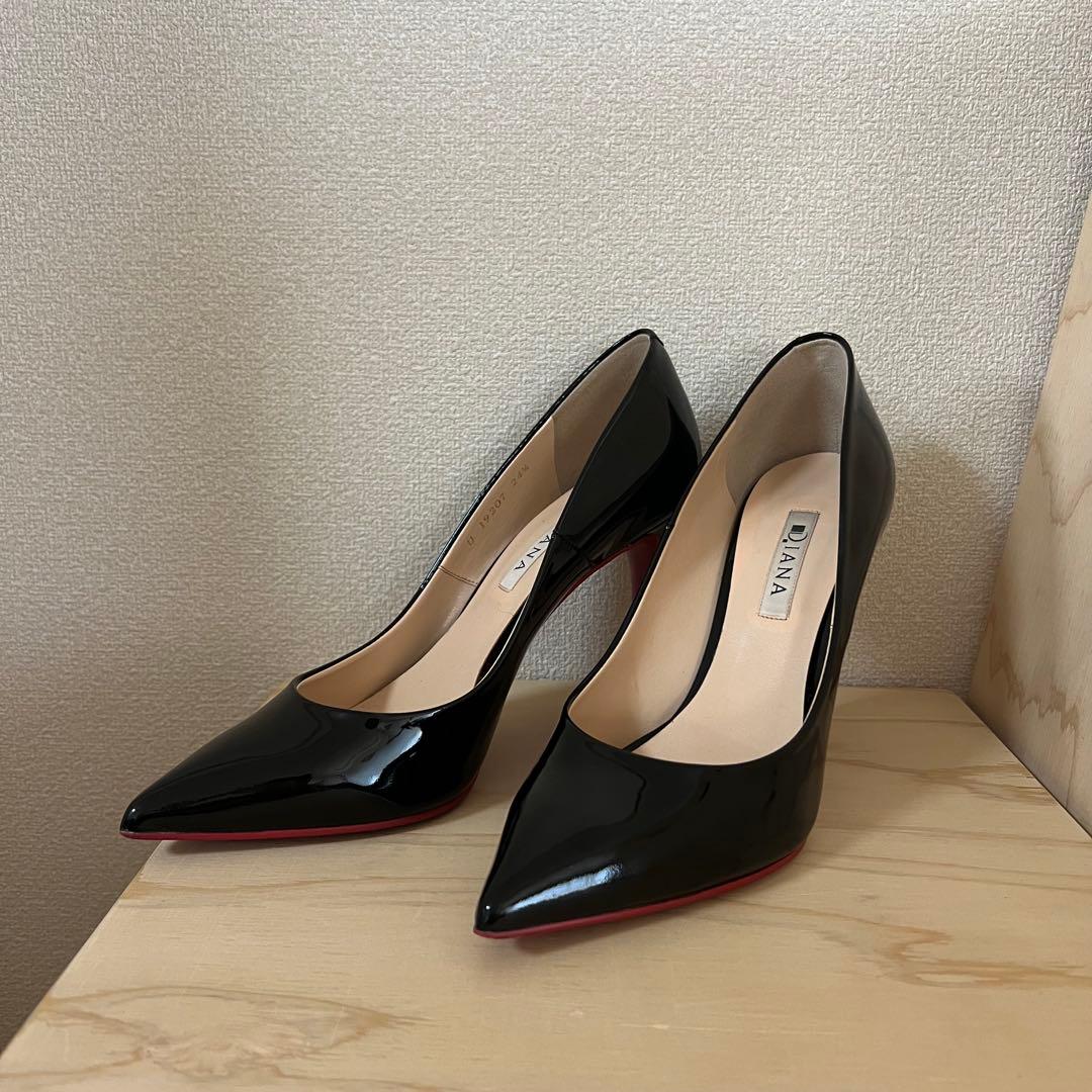 【美品】DIANA ブラック ポインテッドトゥハイヒール レッドソールエナメル