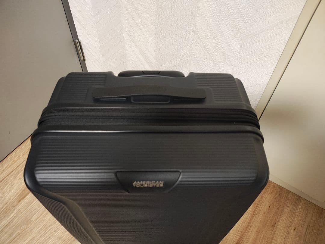 AMERICAN TOURISTER 中型キャリーケース ブラック【中古美品】