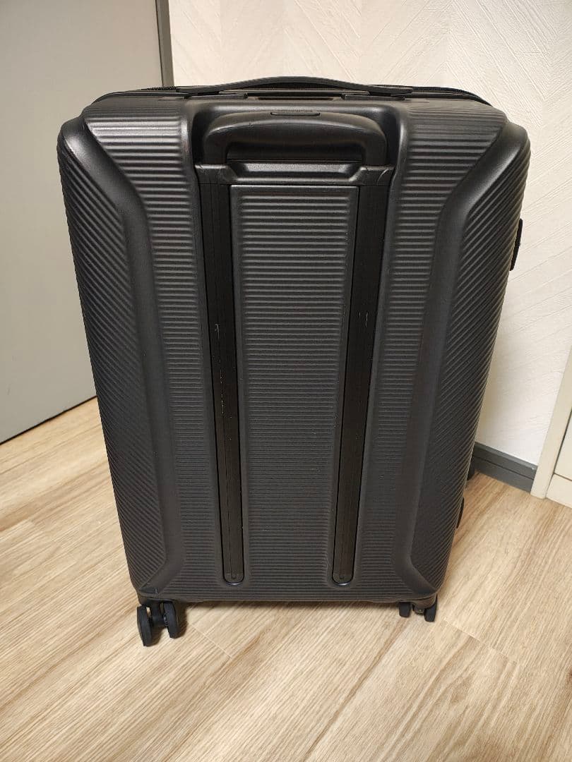 AMERICAN TOURISTER 中型キャリーケース ブラック【中古美品】