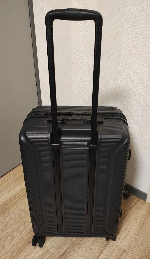 AMERICAN TOURISTER 中型キャリーケース ブラック【中古美品】