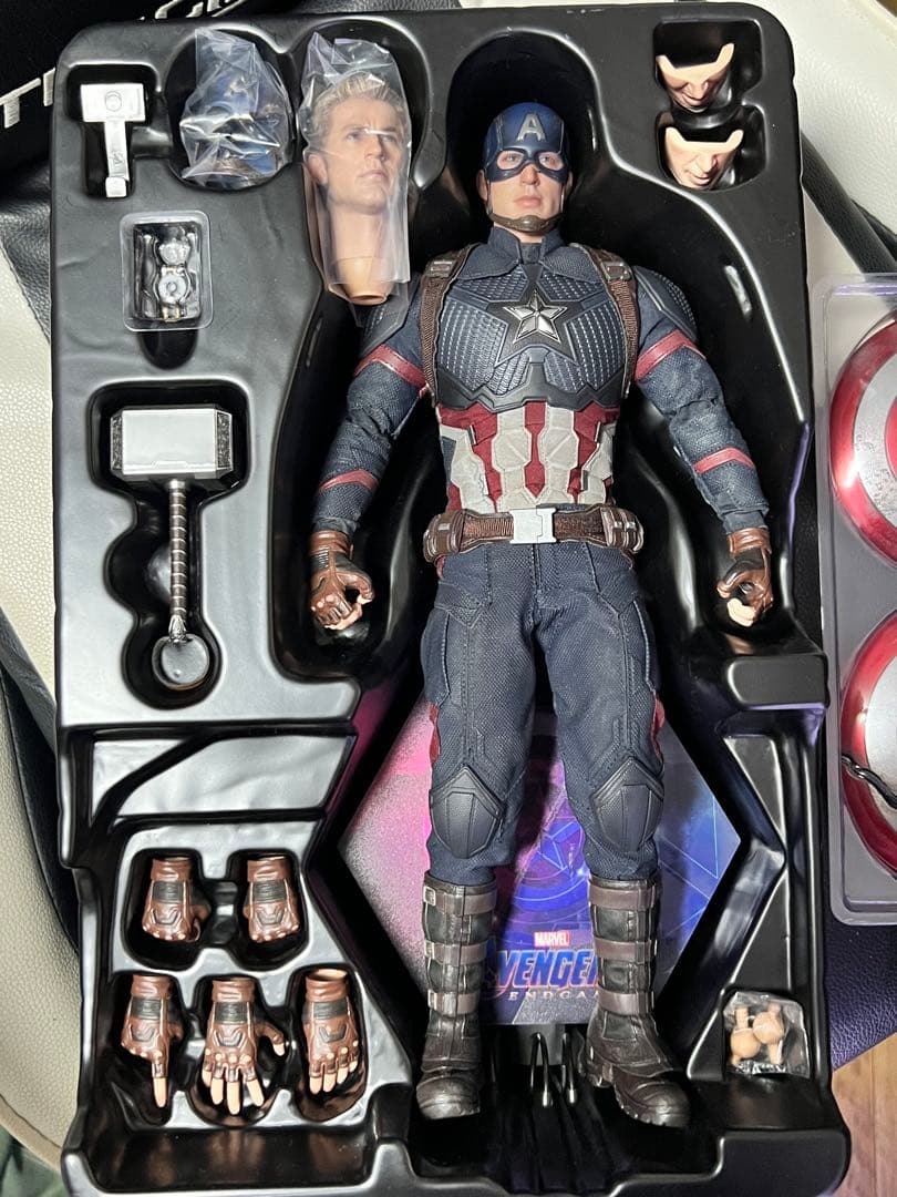 トイサピエンス　キャプテン・アメリカ フィギュア