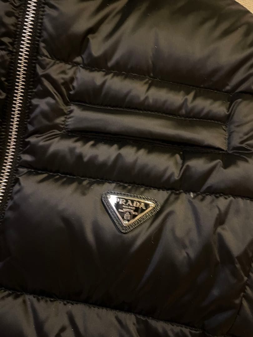 PRADA ブラック ダウンベスト プラダ