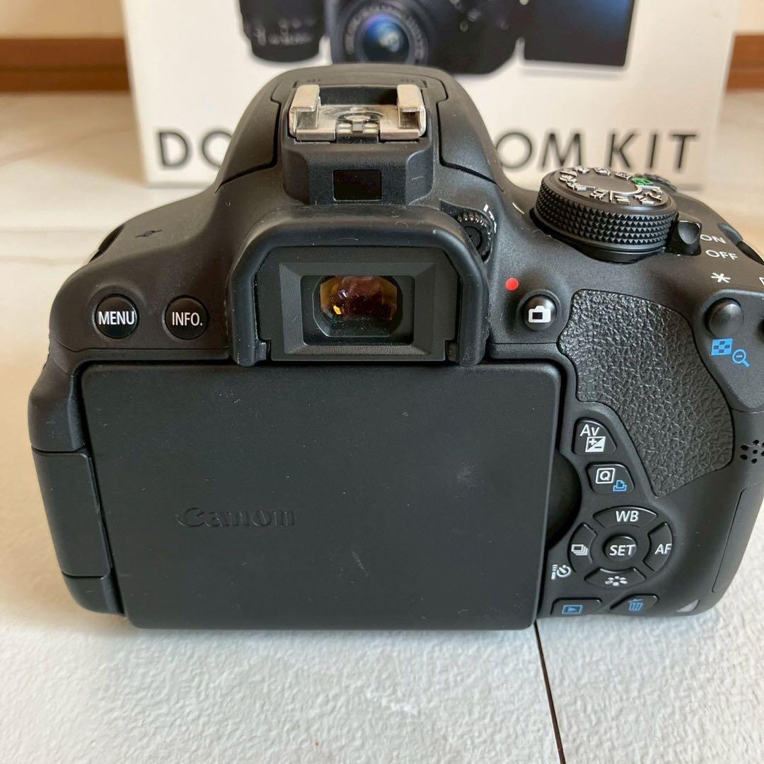 Canon EOS Kiss X7i ダブルズームキット ショット数2312回