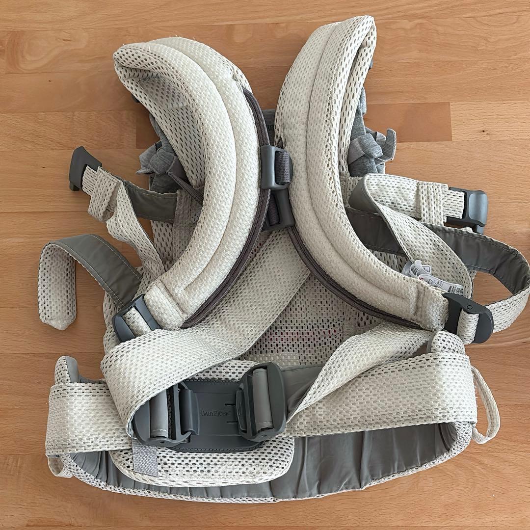 【Baby bjorn】抱っこ紐　ハーモニー　説明書、箱付き　メッシュ　クリーム