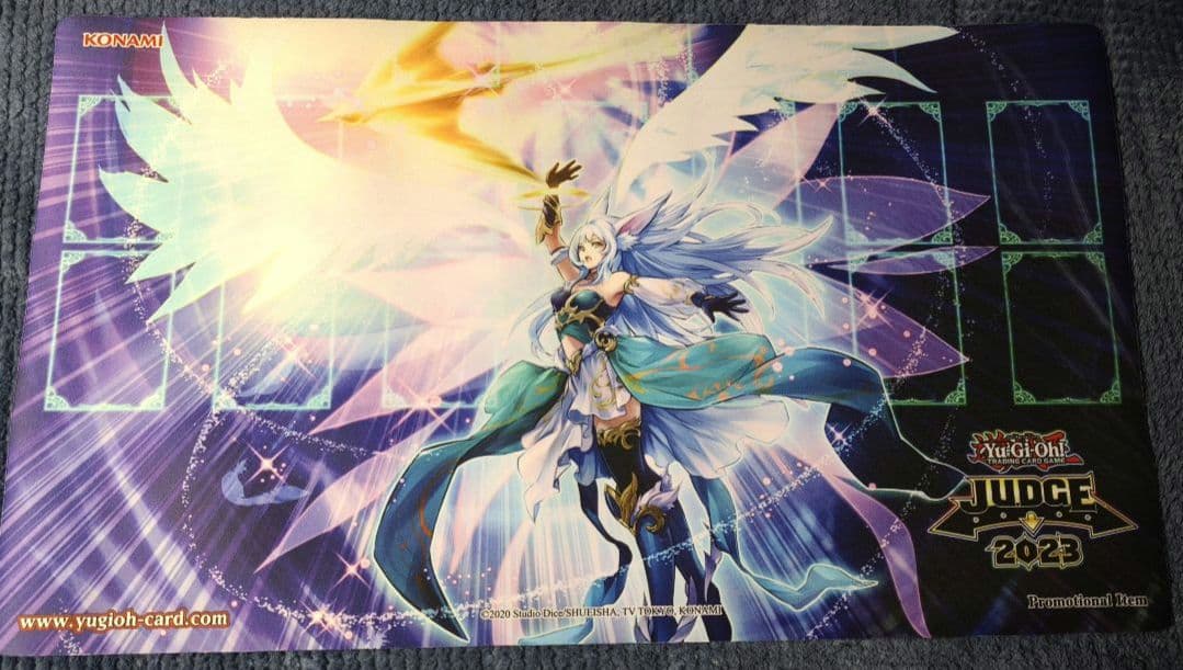 難　遊戯王　英語版　月女神の鏃　judge 2023 プレイマット　アポロウーサ