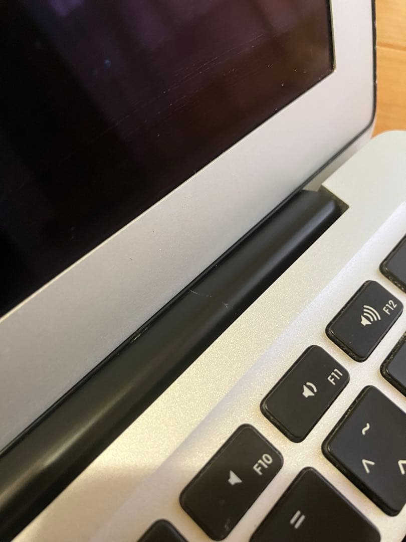 Macbook Air 13 8G 256GBバッテリー良好A1466 ケース付