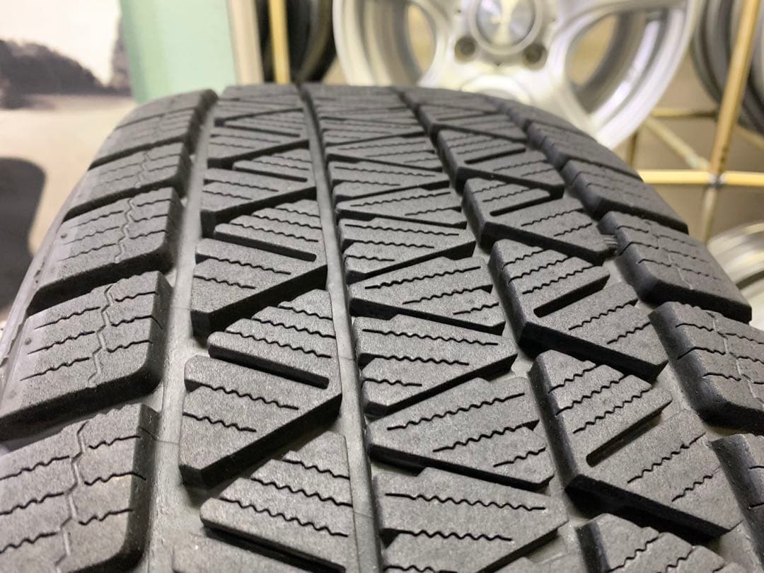 新春！225/60R18　ブリザック　DM-V3　即装着可能