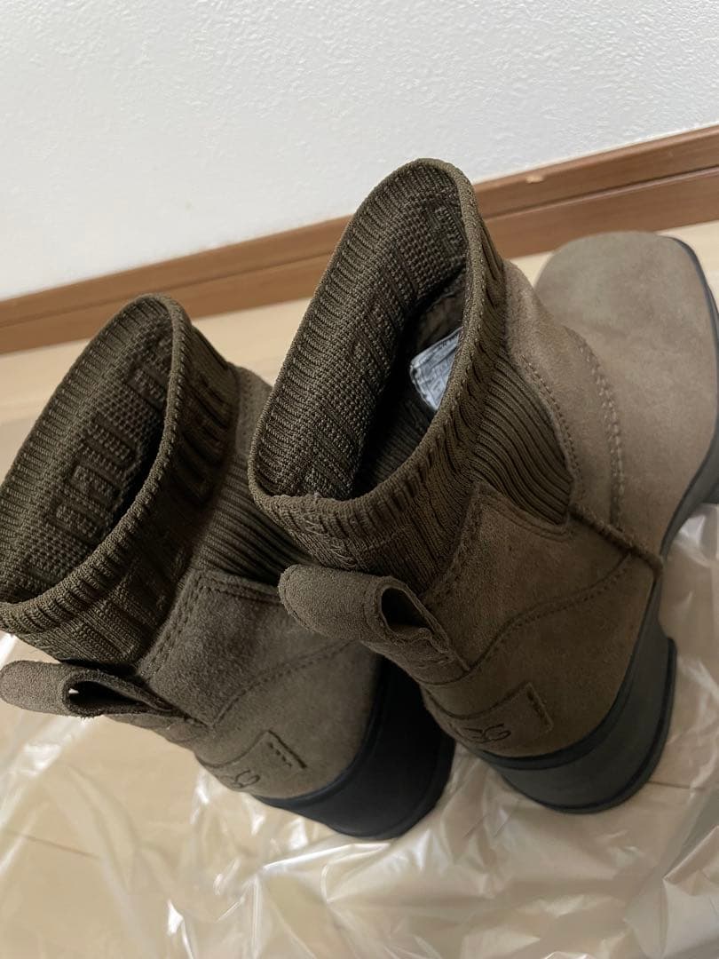 も*も様 美品　UGG モクシーチェルシー　ブラウン スエード ブーツ　23.5
