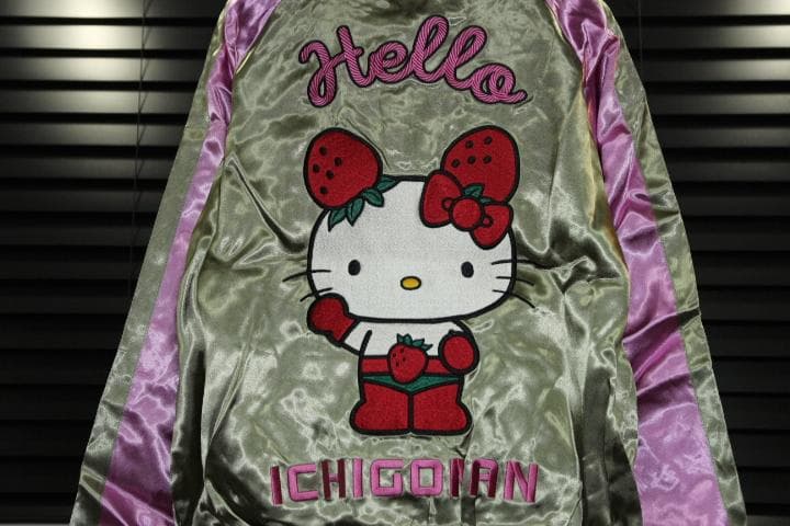 HELLO KITTY ハローキティ イチゴマン スカジャン XL サンリオ