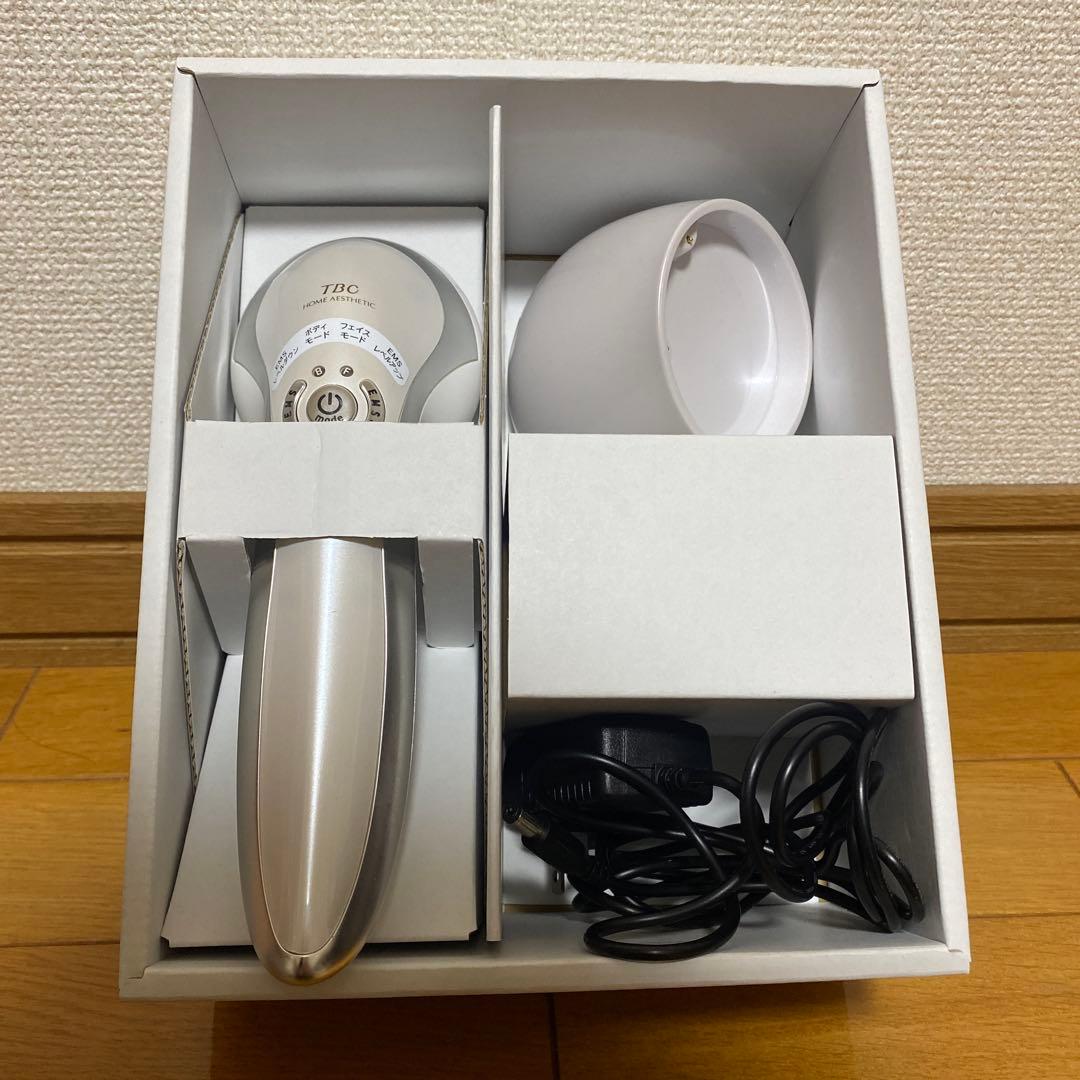 TBC HEAT CAVI SHAPE PRO 美顔器