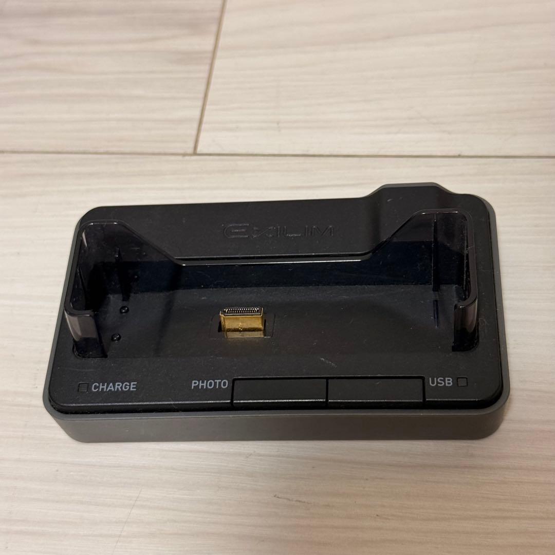 美品　CASIO EXILIM EX-Z700 デジカメ ゴールド　 軽量