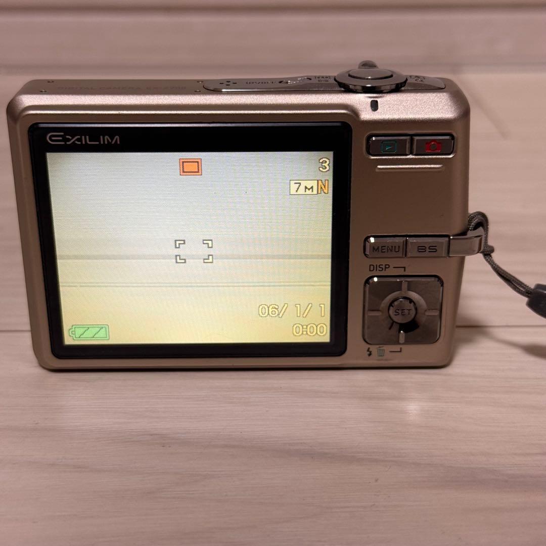 美品　CASIO EXILIM EX-Z700 デジカメ ゴールド　 軽量